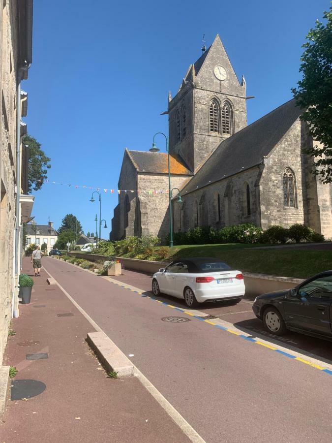 Gites De L'Eglise Sainte-Mère-Église Zewnętrze zdjęcie